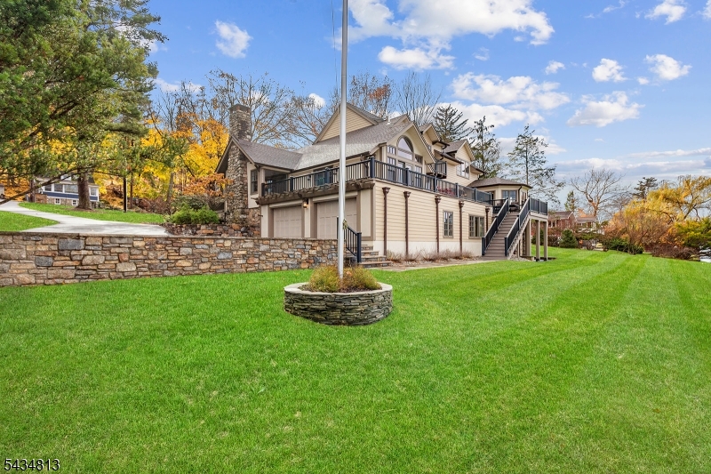 50 Maple Pkwy