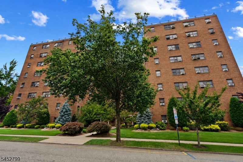 208 Anderson St Nf3