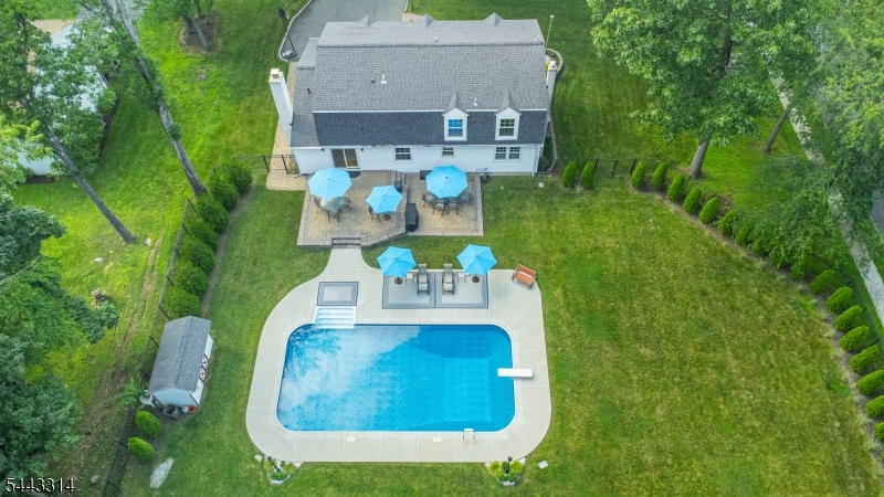 37 Camelot Dr