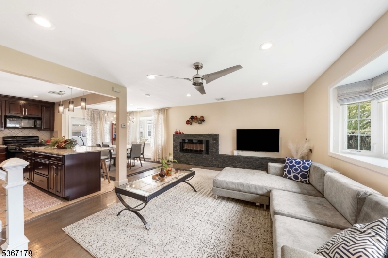 74 Emerald Pl