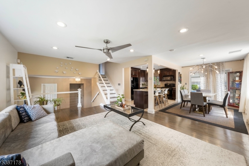 74 Emerald Pl