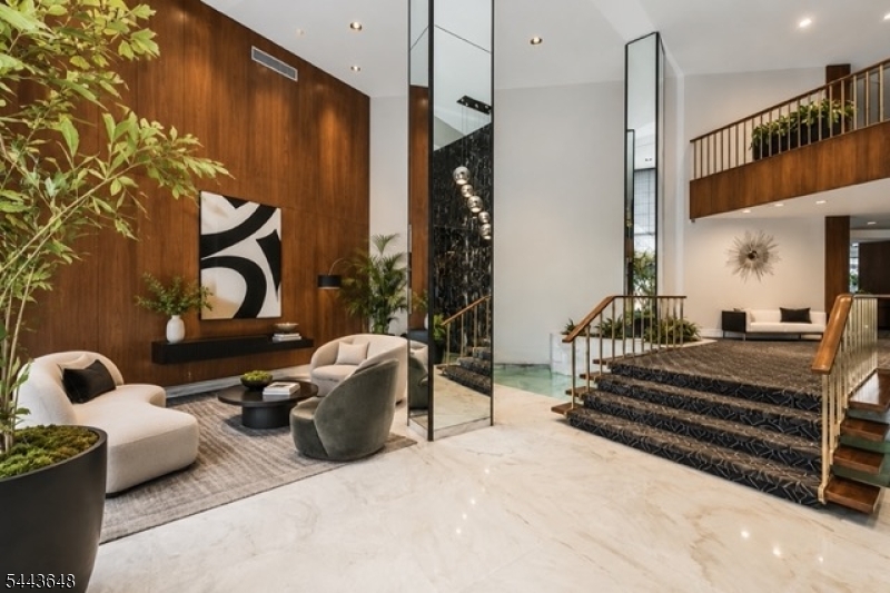 1 Claridge Dr 114