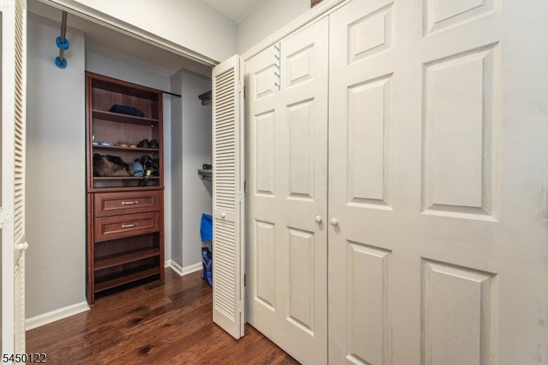 300 Main St 707