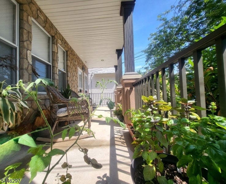 99 W 37Th St