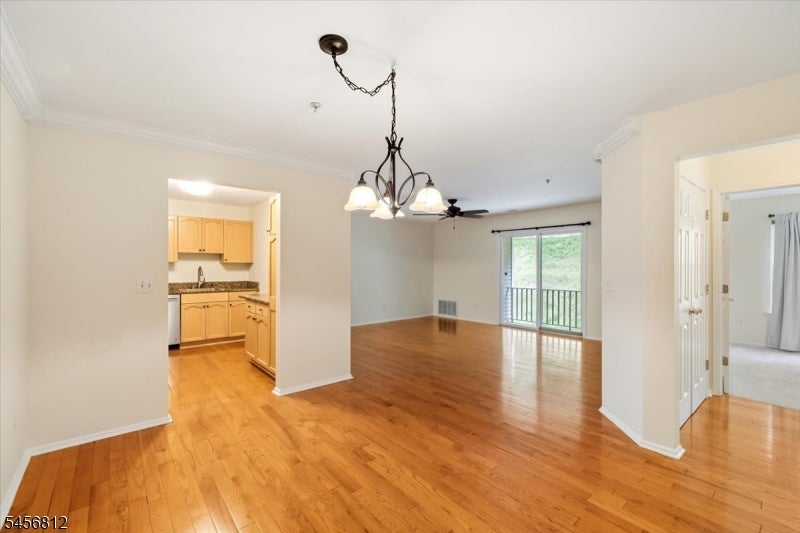 1233 King Ct