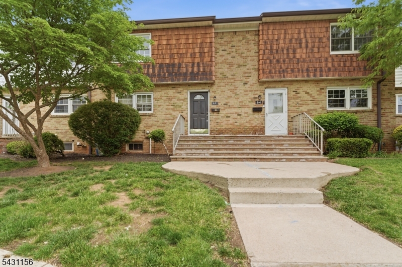 8 Cardinal Ln 3