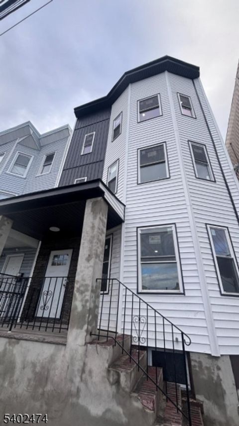 788 E 18Th St 1 Paterson City NJ 07501