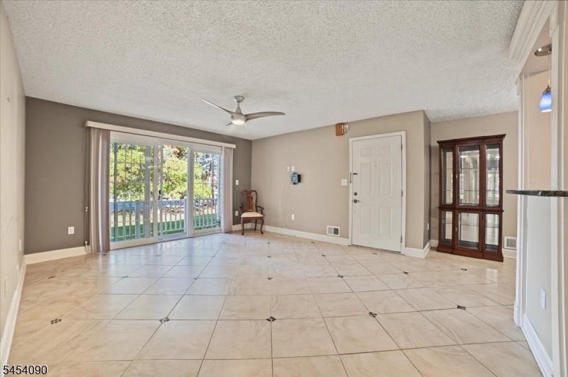 403 Reading Cir