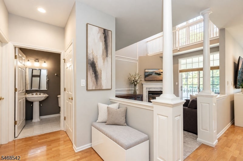 517 Regal Blvd
