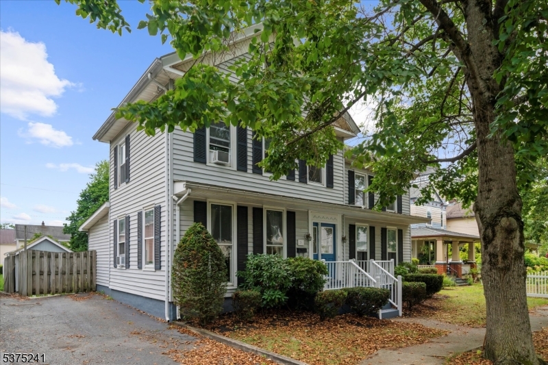 21 W Stewart St