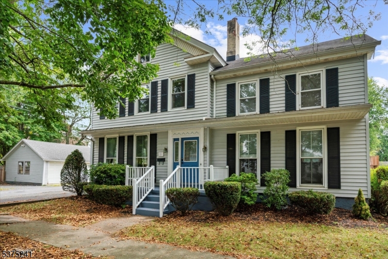 21 W Stewart St