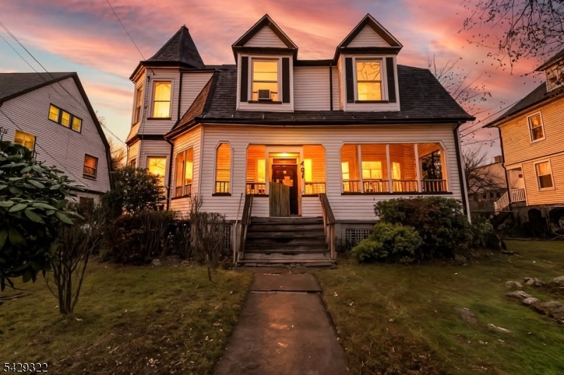 467 Fairview Ave 1