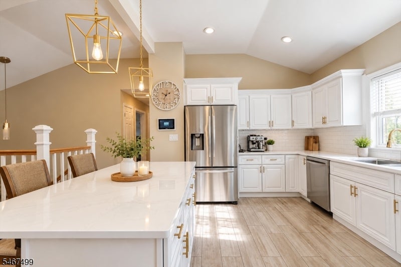 15 Foxwood Dr