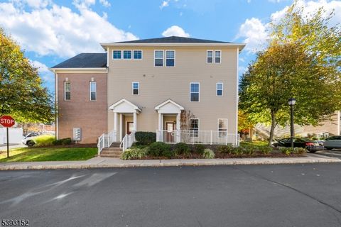Photo of 515 River Pl, Butler, NJ 07405 (MLS # 3994924)