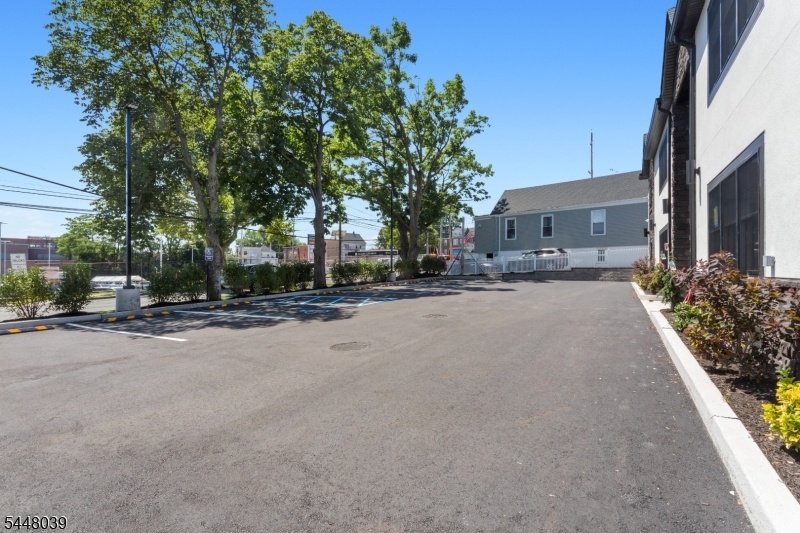 5 Milton Ave D
