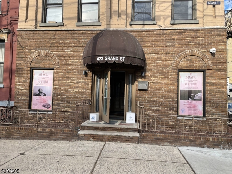 422 Grand St