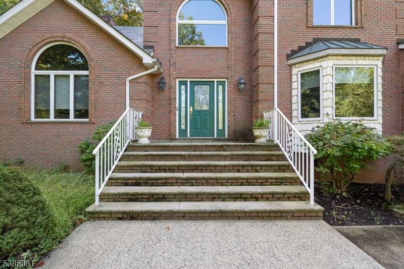 26-28 Green Valley Dr