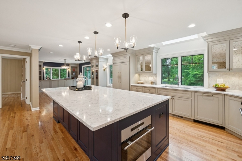 25 Woodcliff Dr