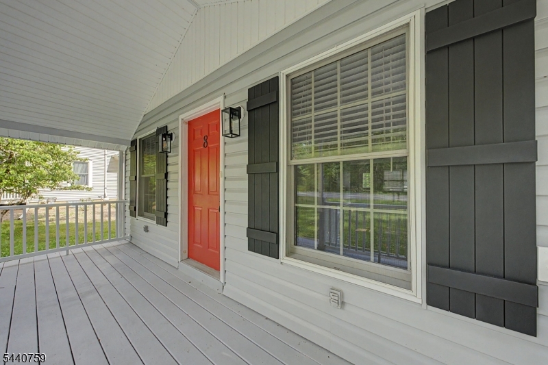 8 Oak Rd