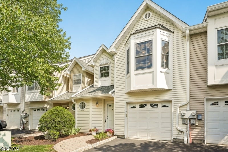 14 Helen Way