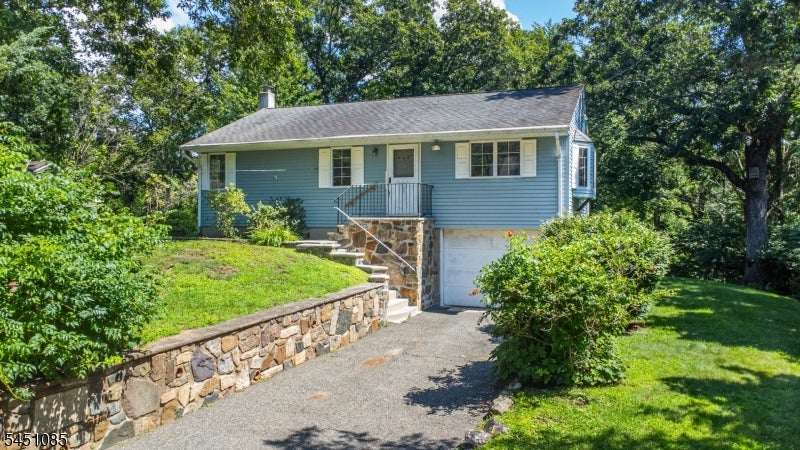15 Wynding Way