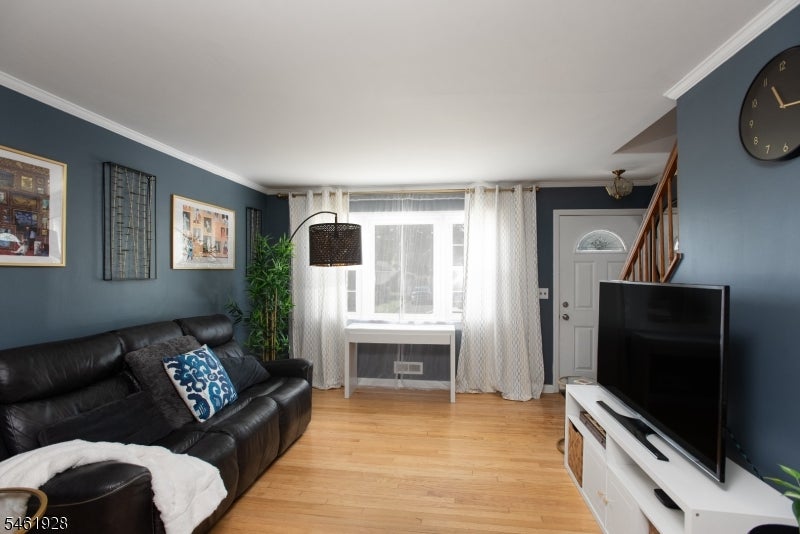 102 Gold St