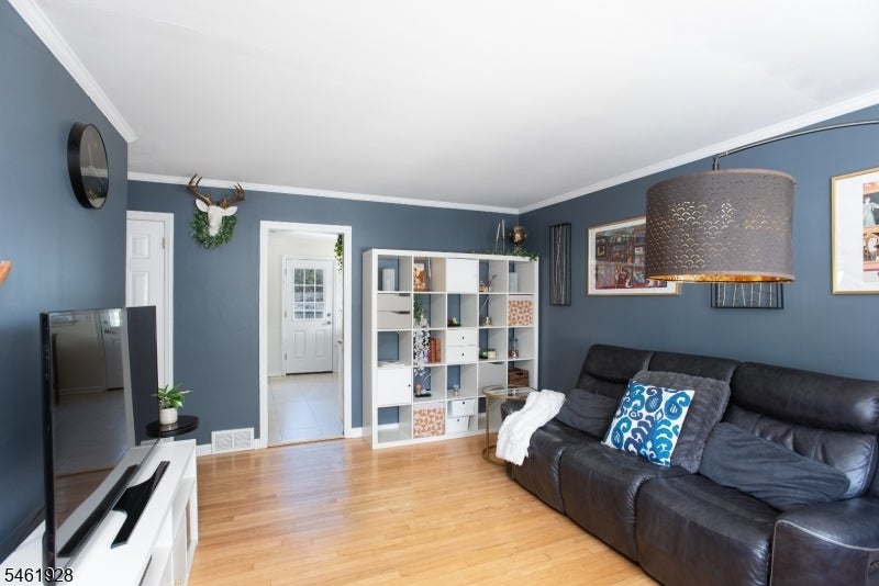 102 Gold St