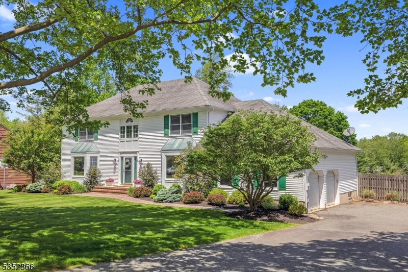3 Wellington Dr