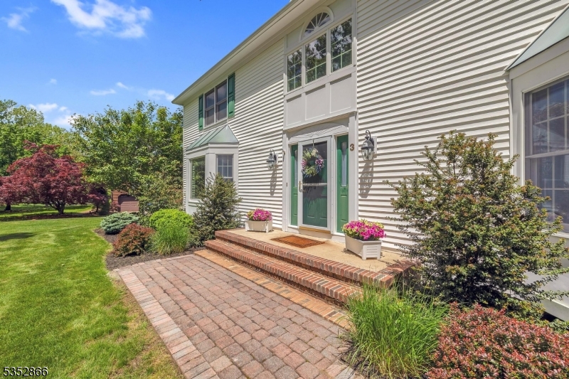 3 Wellington Dr