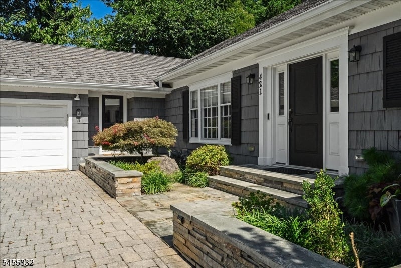 421 Ridgewood Ave