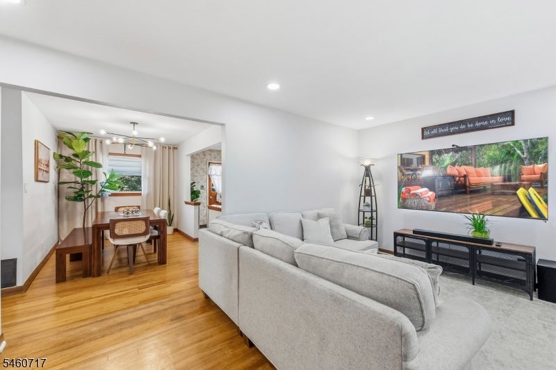 454 Lasalle Ave