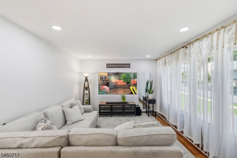 454 Lasalle Ave