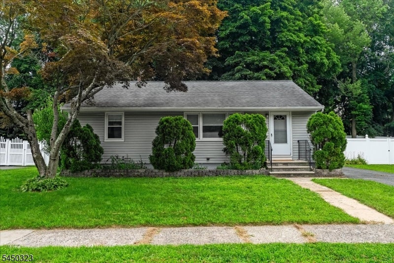 40 Brook Dr