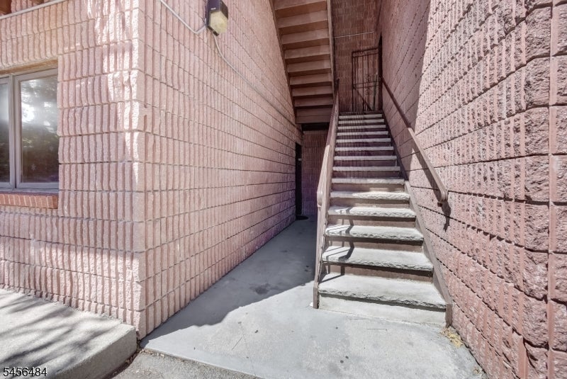 353 Marshall St 3A