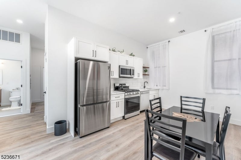 189 Dayton Ave 106