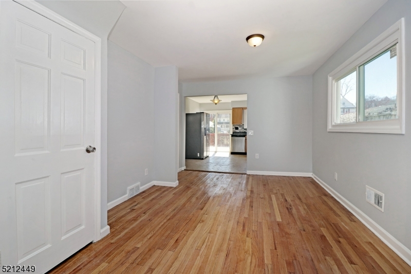 260 Shepard Ave