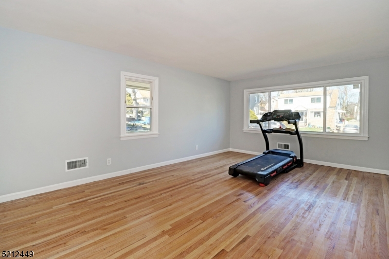 260 Shepard Ave