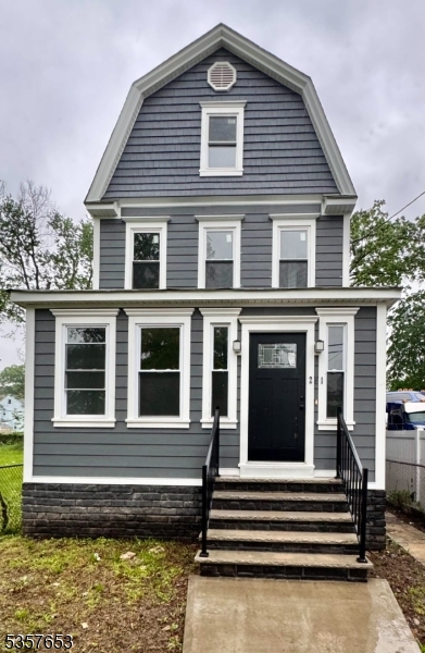 261 Hickory St
