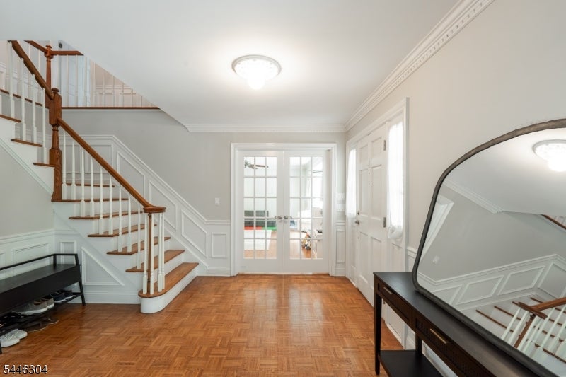 2 Hemlock Ln