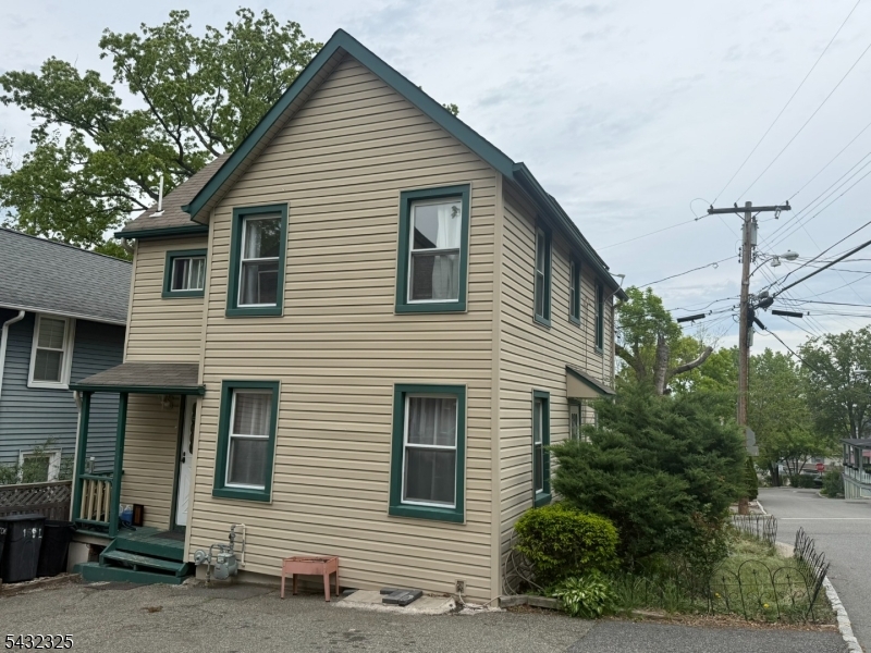 18 Fletcher Pl
