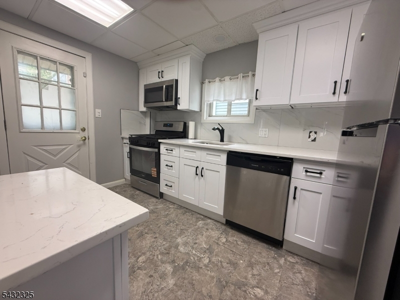 18 Fletcher Pl