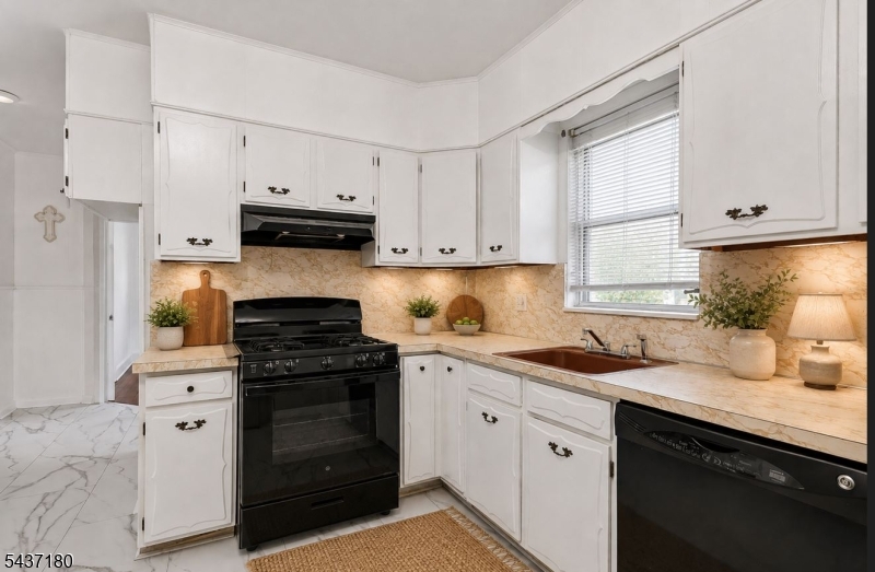 225 Ward Pl