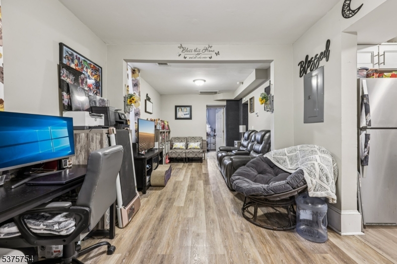 363 Macarthur Ave