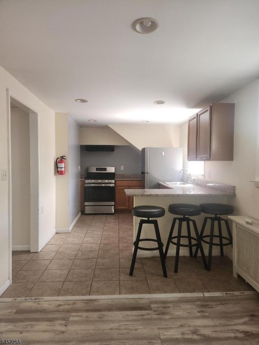 525 Maple Ave
