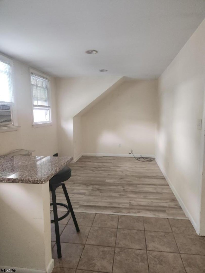 525 Maple Ave