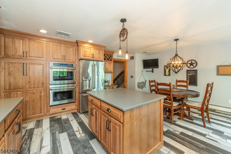 16 Tumbling Brook Rd