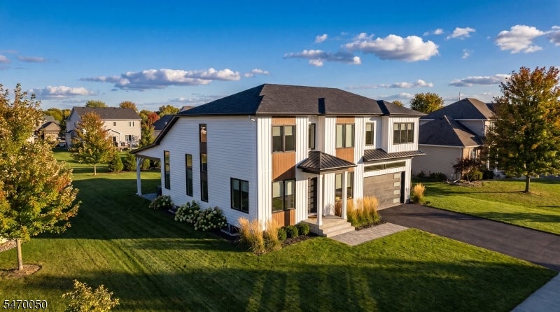 41 W Mcclellan Ave