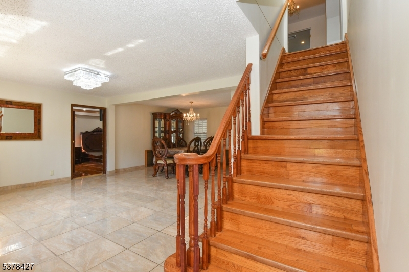 156 E Linden Ave