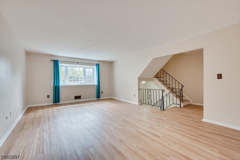 30 Catbird Ct
