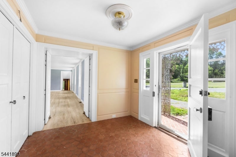 401 Bloomsbury Rd.
